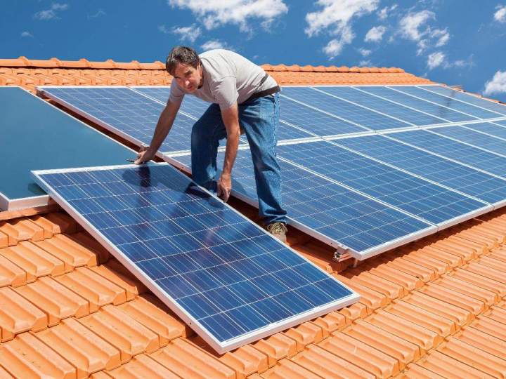 Installation de panneaux photovoltaïques Montbrison